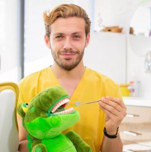 Dr. Dt.  Ahmet  COŞKUN